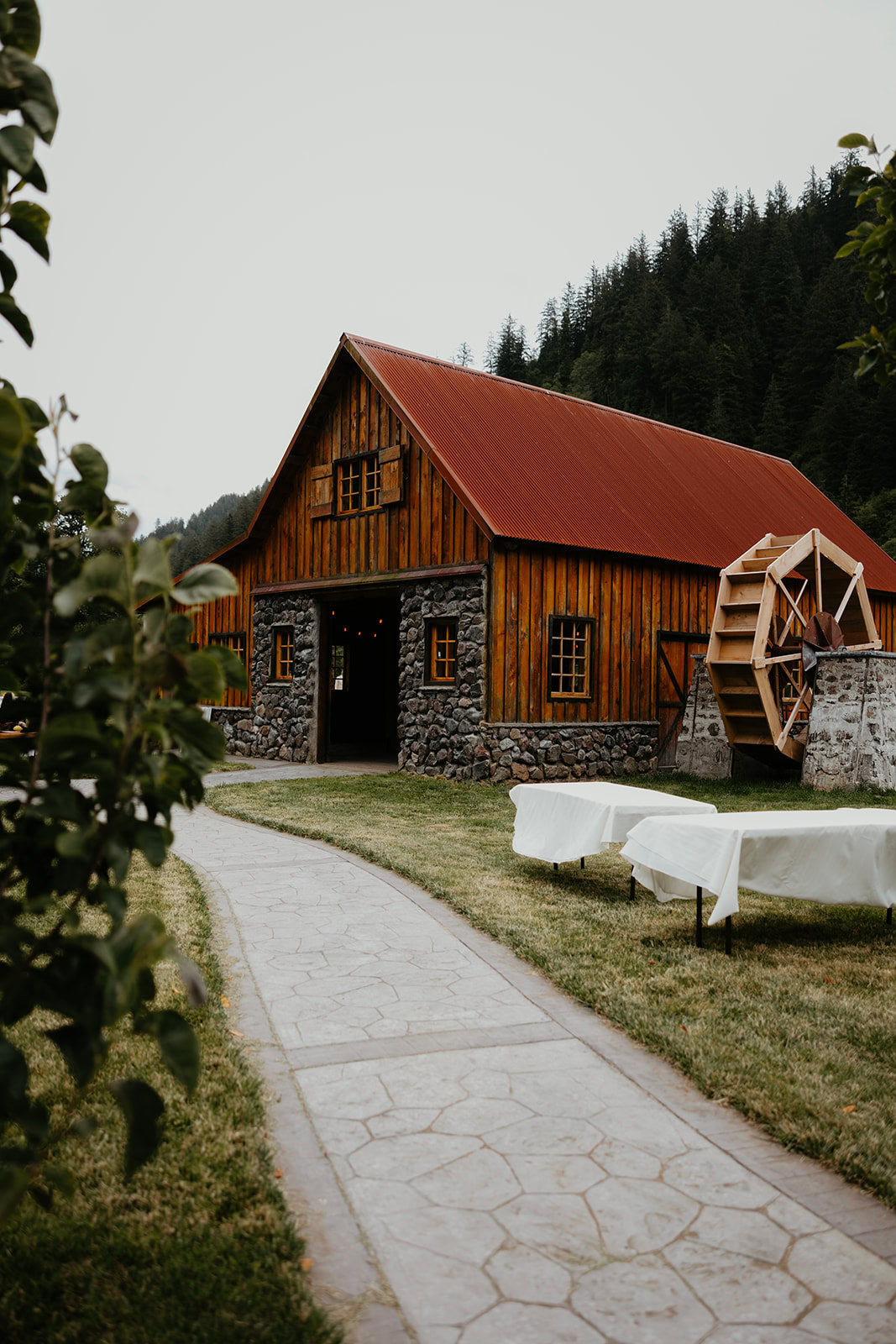 Jill Jake Wedding | Hydrangea Ranch Indoor and Outdoor Wedding Venues in Oregon